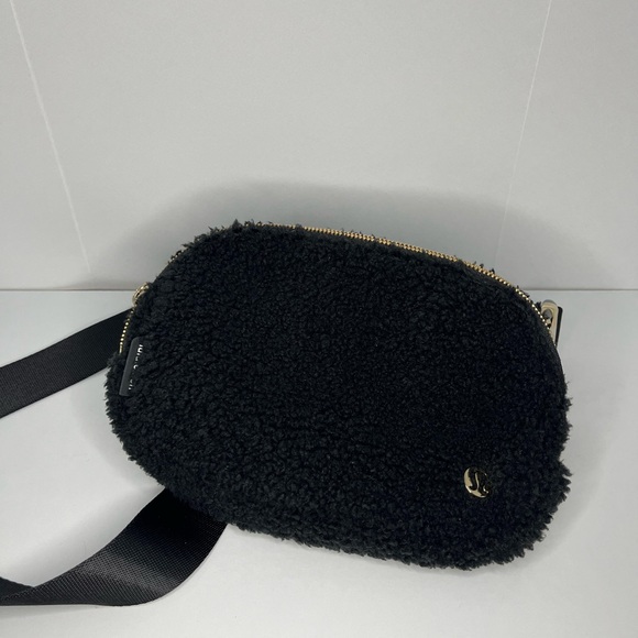 Fleece Lululemon Belt Bag - Picture 2 of 4